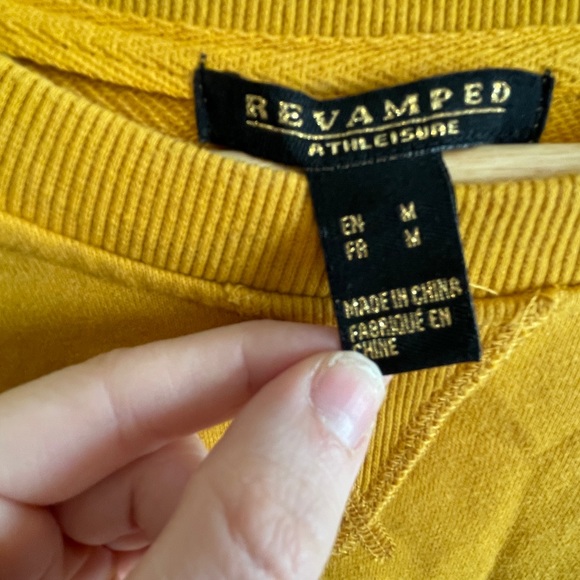 Yellow / Gold Cropped Crewneck Sweater - Picture 3 of 3